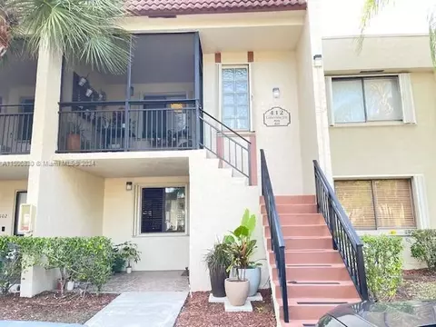 412 Lakeview Dr #203, Weston, FL 33326