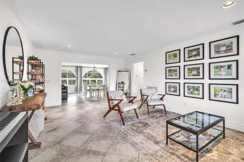 Living - 18100 NW 83rd Ave, Hialeah, FL 33015 photo 1 of 3