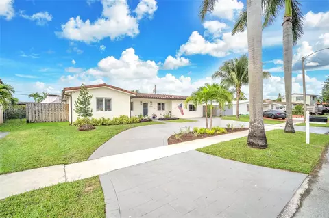 Exterior - 18100 NW 83rd Ave, Hialeah, FL 33015 photo 7 of 7