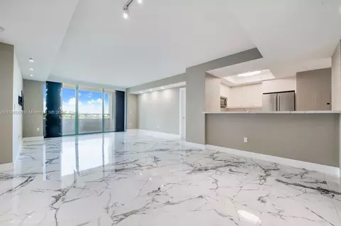 3400 SW 27th Ave #605, Coconut Grove, FL 33133