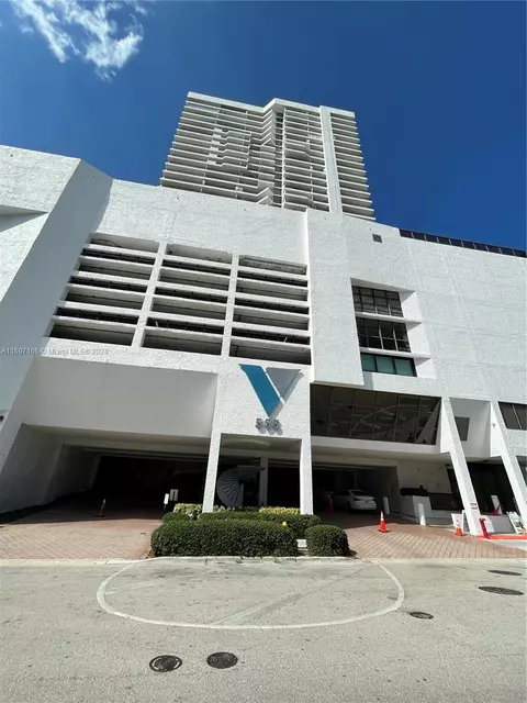 555 NE 15th St #12E, Miami, FL 33132