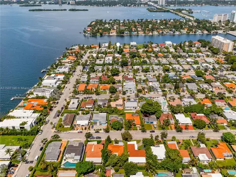 7513 W Treasure Dr, North Bay Village, FL 33141