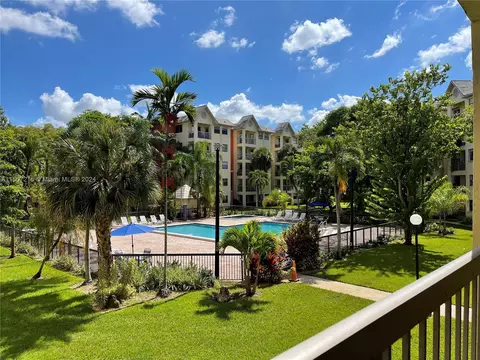 8160 Geneva Ct #216, Doral, FL 33166
