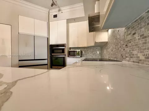 3001 NE 185th St #516, Aventura, FL 33180