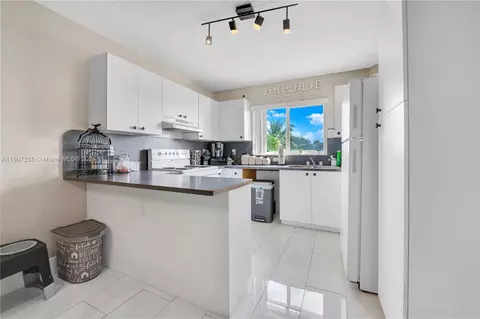 601 E 1st Ave #201, Hialeah, FL 33010 photo 11