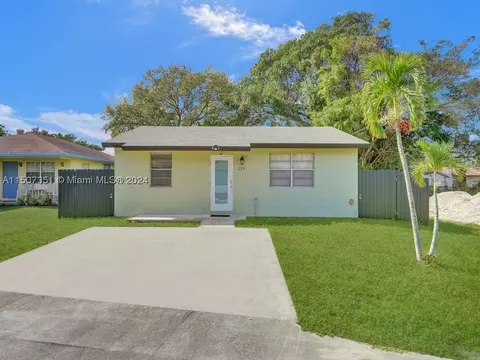 229 NW 7th Ave, Dania Beach, FL 33004