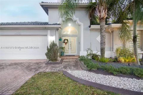 14353 SW 158 Ct, Miami, FL 33196
