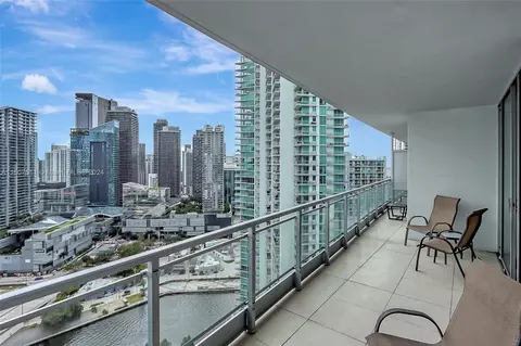 90 SW 3rd St #3502, Miami, FL 33130