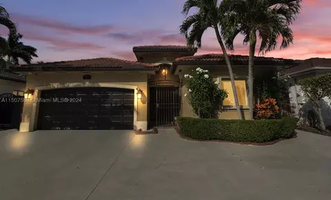 5222 SW 164th Pl, Miami, FL 33185