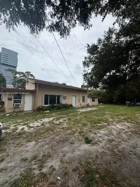 200 SE 10th St, Hallandale Beach, FL 33009
