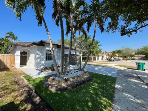 20012 NW 80th Ave, Hialeah, FL 33015