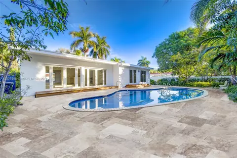 2020 Alamanda Dr, North Miami, FL 33181