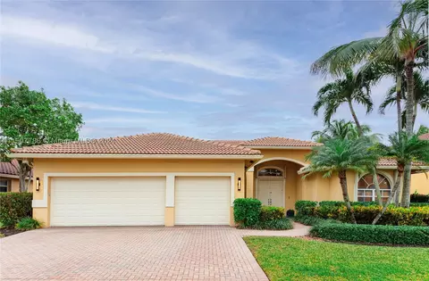 1655 Victoria Pointe Cir, Weston, FL 33327