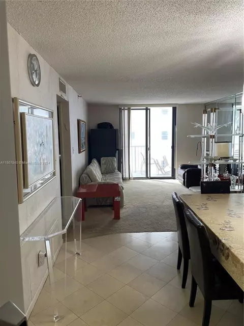 4301 Collins Ave #305, Miami Beach, FL 33140