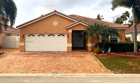 13431 NW 6th Dr, Plantation, FL 33325