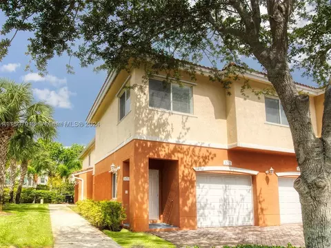 3335 Palomino Dr #322-3, Hollywood, FL 33024