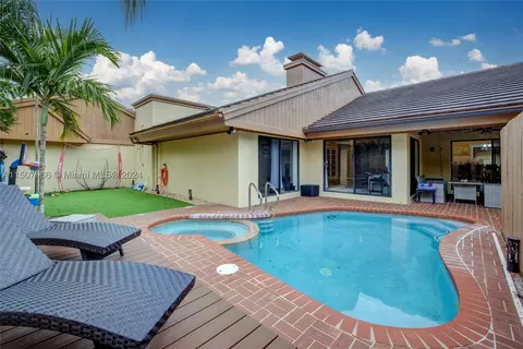 19935 NE 10th Place Way, Miami, FL 33179