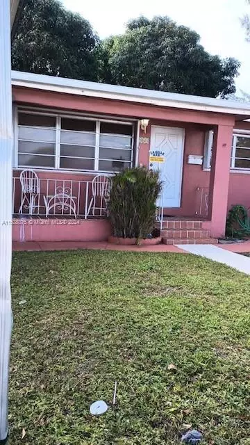 964 SE 1st Pl, Hialeah, FL 33010 photo 2