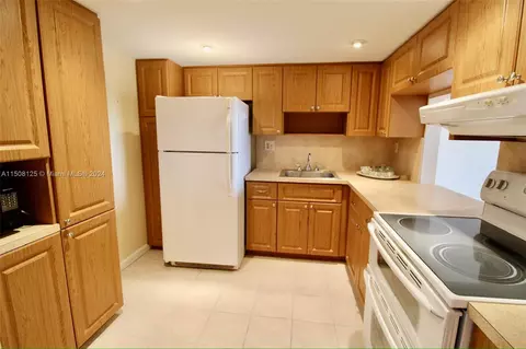 Kitchen - 2501 Brickell Ave #1008, Miami, FL 33129 photo 1 of 1