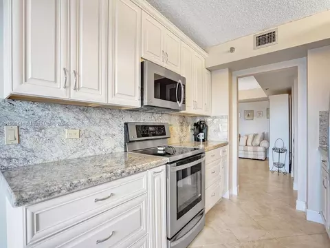 1201 S Ocean Dr #208N, Hollywood, FL 33019