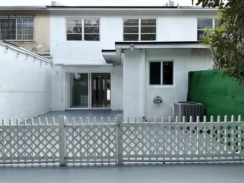 Exterior - 1705 W 68th St, Hialeah, FL 33014 photo 6 of 8