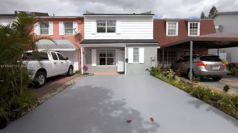 1705 W 68th St, Hialeah, FL 33014