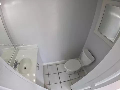 Bath - 1705 W 68th St, Hialeah, FL 33014 photo 2 of 4