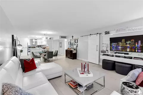 6720 Brookline Dr #6720, Hialeah, FL 33015