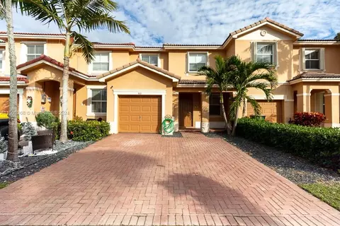 913 NE 42nd Ave, Homestead, FL 33033