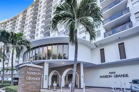 6039 Collins Ave #1028, Miami Beach, FL 33140