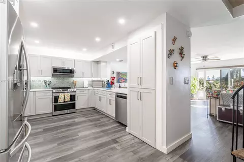 640 Tennis Club Dr #310, Fort Lauderdale, FL 33311