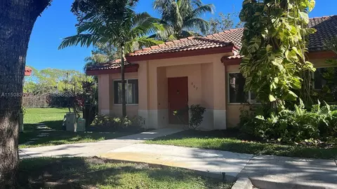 867 NW 208th Dr, Pembroke Pines, FL 33029