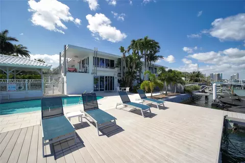 405 N Hibiscus Dr #201, Miami Beach, FL 33139