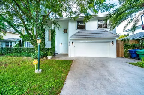 2515 NE 206th Ln, Miami, FL 33180