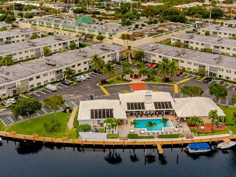 140 Cypress Club Dr #433, Pompano Beach, FL 33060