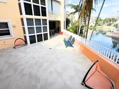 727 Crandon Blvd #202, Key Biscayne, FL 33149