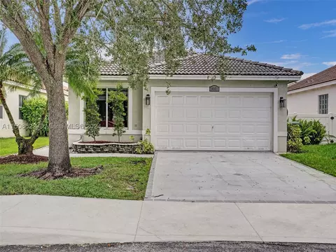 16521 NW 22nd St, Pembroke Pines, FL 33028