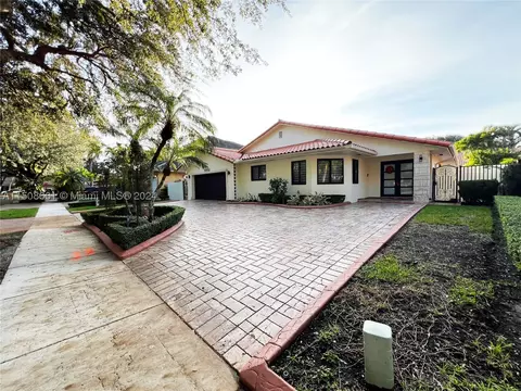 16452 NW 82nd Pl, Miami Lakes, FL 33016