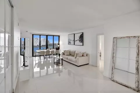20281 E Country Club Dr #905, Aventura, FL 33180