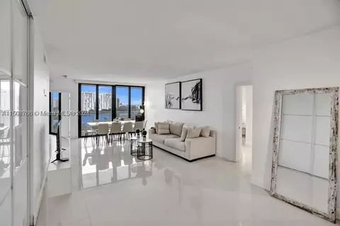 20281 E Country Club Dr #905, Aventura, FL 33180