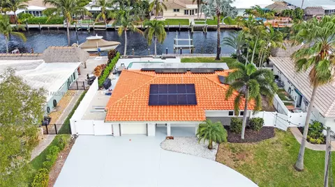 370 SE 6th Ter, Pompano Beach, FL 33060