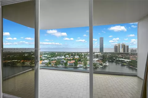 19707 Turnberry Way #22J, Aventura, FL 33180