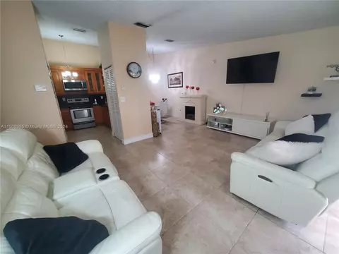 18370 Mediterranean Blvd #6-25, Hialeah, FL 33015