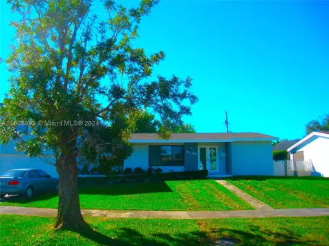 9720 SW 157th Ter, Miami, FL 33157