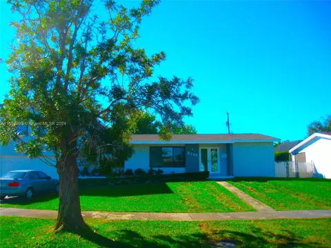 9720 SW 157th Ter, Miami, FL 33157
