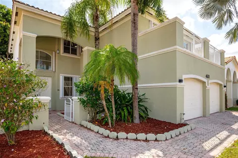 4631 NW 94th Ct, Doral, FL 33178