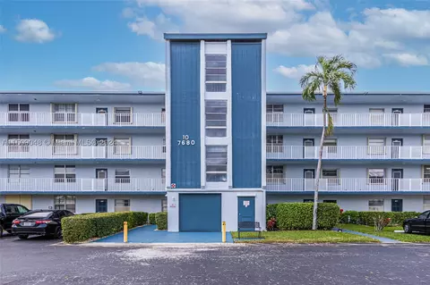 7680 NW 18th St #405, Margate, FL 33063