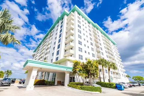 10350 W Bay Harbor Dr #8F, Bay Harbor Islands, FL 33154