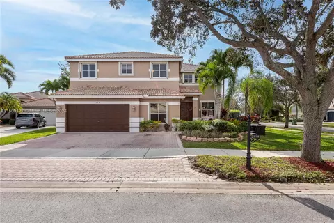3828 Eagle Ct, Weston, FL 33331
