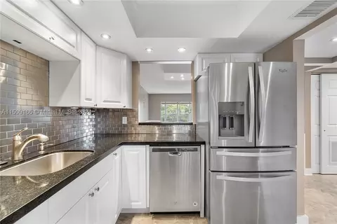 1015 Country Club Dr #409, Margate, FL 33063